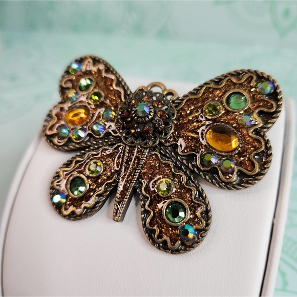 Signed Chico's Rhinestone AB Aurora Borealis Butterfly Brooch Pin - Picture 2 of 4